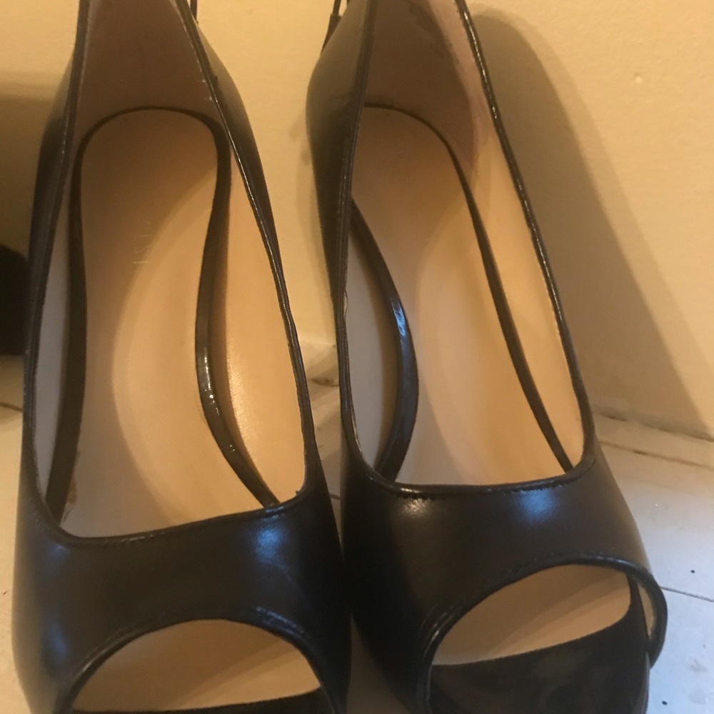 Shoes - Picture 2 of 3